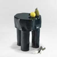 <a href="https://www.galeriegosserez.com/artistes/salomon-celine.html">Céline Salomon</a> - Owen - Table d'appoint 3 pieds